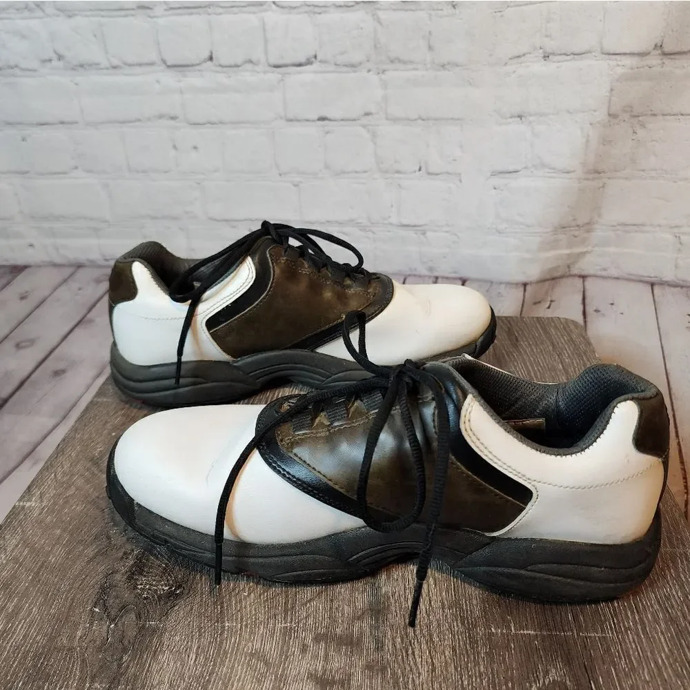 Men's FootJoy golf shoes, size 9.5